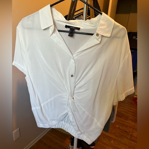 Cropped Button Up Collared Shirt - Picture 2 of 3